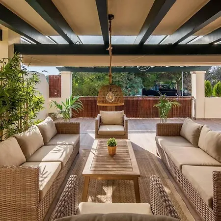 Apartment Stunning Next To Puerto Banus